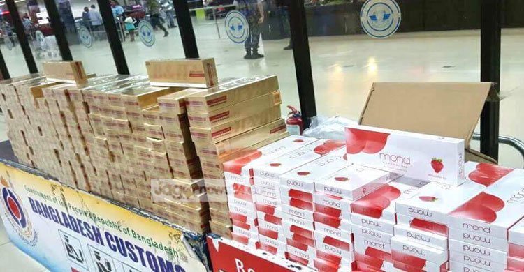 বিমানযাত্রীর লাগেজে ১৩৮ কার্টন নিষিদ্ধ সিগারেট