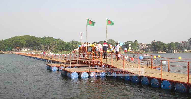 যশোরে দেশের দীর্ঘতম ভাসমান সেতু