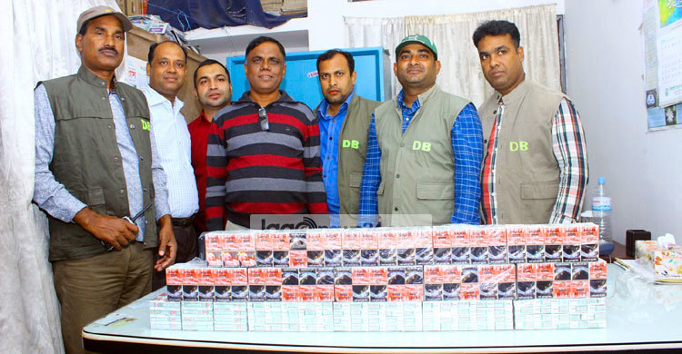 শৈলকুপায় সাড়ে ৩শ প্যাকেট নকল সিগারেট জব্দ