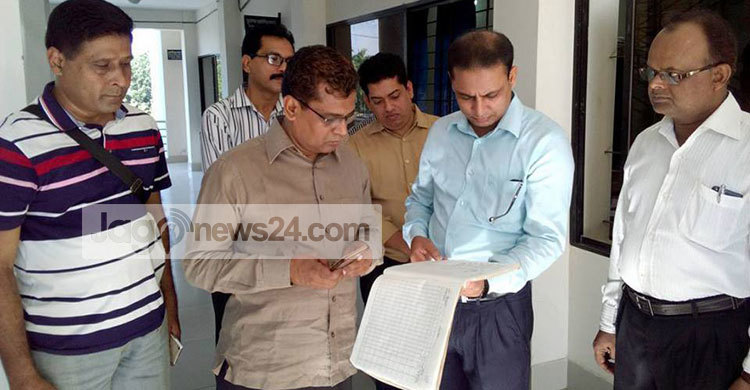 জেলা প্রশাসকের ঝটিকা সফর : ৮ অফিস প্রধানকে শোকজ
