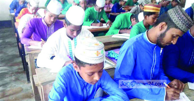 এক সঙ্গে জেডিসি পরীক্ষায় বাবা-ছেলে