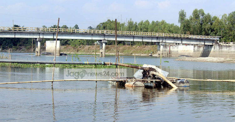 লালমনিরহাটে হুমকিতে বাঁধ ও রাবার ড্যাম