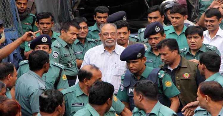 আত্মসমর্পণের পর কারাগারে লতিফ সিদ্দিকী