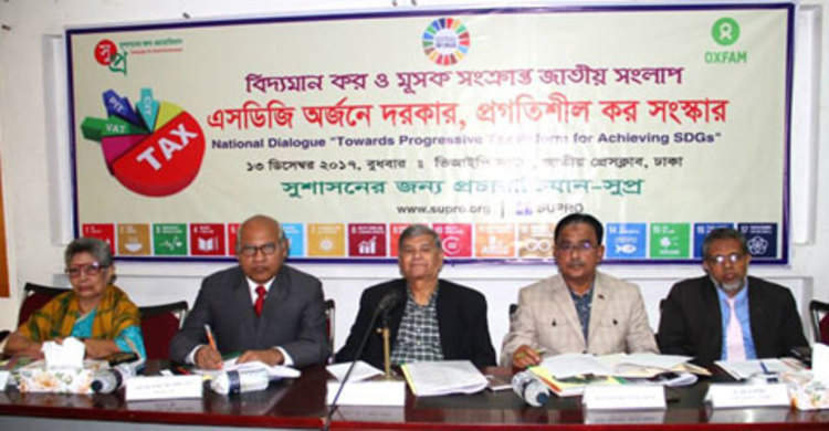 সুন্দর বাড়ির সামনে রাস্তা ভাঙা : মান্নান