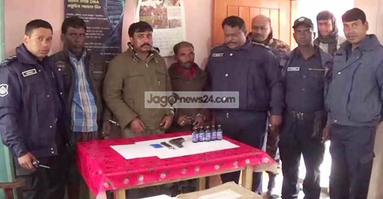 গাংনীতে অস্ত্র ও মাদকসহ ইউপি সদস্য আটক