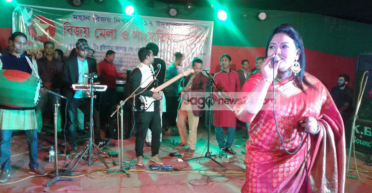 মির্জাপুর মাতালেন মমতাজ