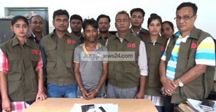 মুন্সীগঞ্জে বিদেশি পিস্তলসহ ডাকাত আটক