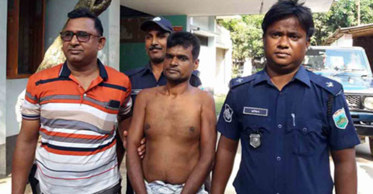 নওগাঁয় পুলিশের ওপর হামলা করে আসামি ছিনতাই