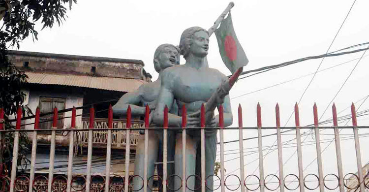 নওগাঁ হানাদার মুক্ত হয় আজ