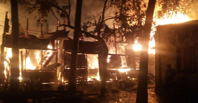 নলছিটিতে ১৫ বসতঘর ভস্মীভূত