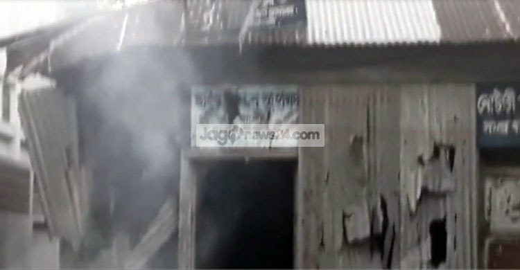 যুবলীগের মিছিলে প্রতিপক্ষের হামলা, ওসিসহ আহত ৩৫