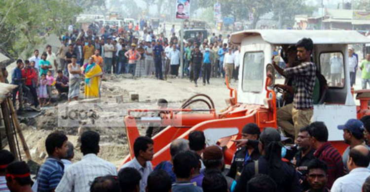 রূপপুর পারমাণবিক বিদ্যুৎ প্রকল্পের পাশে উচ্ছেদ অভিযান