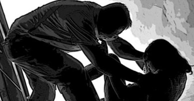 ‘চাচা অসুস্থ’ বলে নিয়ে গিয়ে কিশোরীকে গণধর্ষণ