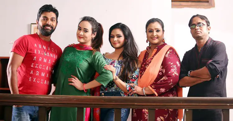 নতুন বছরে তারকাদের রসের হাড়ি