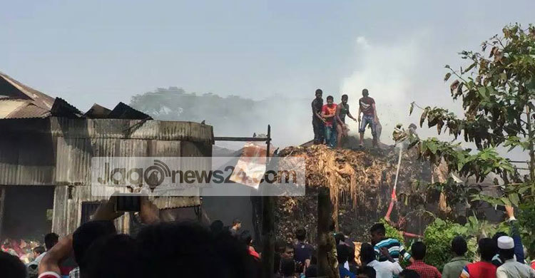 শরীয়তপুরে পাটের গোডাউনে আগুন, ২ কোটি টাকার ক্ষতি
