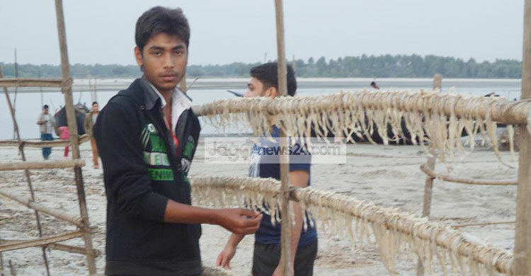 ভালো নেই দুবলার চরের জেলেরা