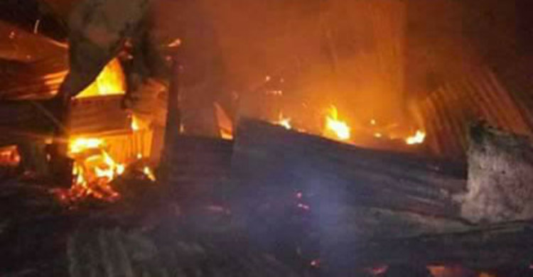 শরীয়তপুর আগুনে ৮ দোকান ভস্মীভূত