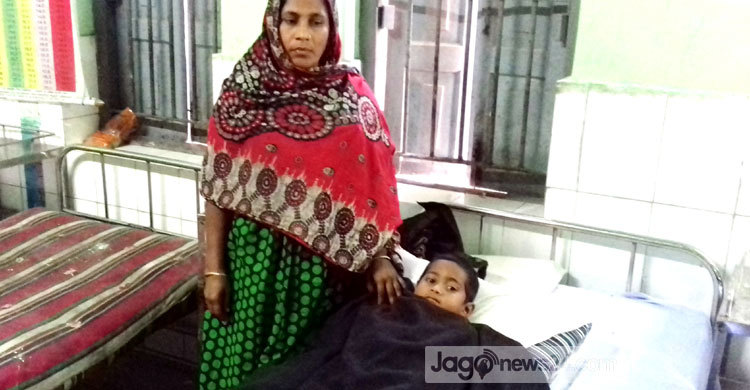 মুলার জন্য শিশুকে হাত-পা বেঁধে নির্যাতন!