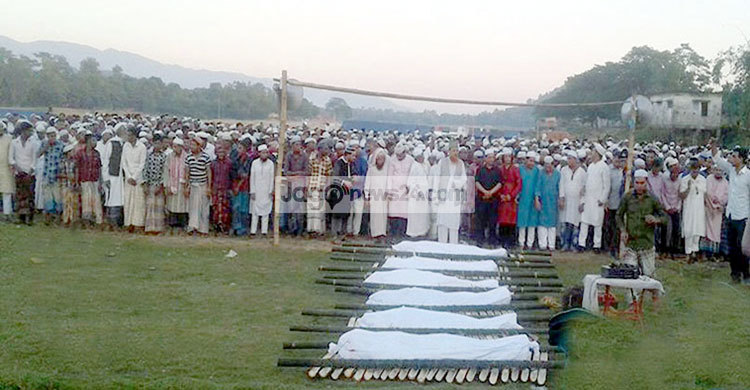 সিলেটে টিলা ধসে নিহতদের জানাজায় মানুষের ঢল