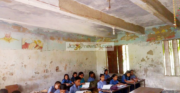 দেলদুয়ারে ৩৭টি প্রাথমিক বিদ্যালয় ঝুঁকিপূর্ণ