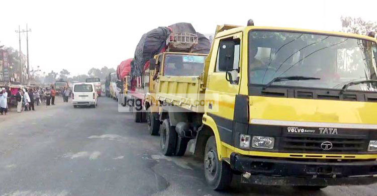 ঢাকা-টাঙ্গাইল মহাসড়কে ২৫ কি.মি. যানজট