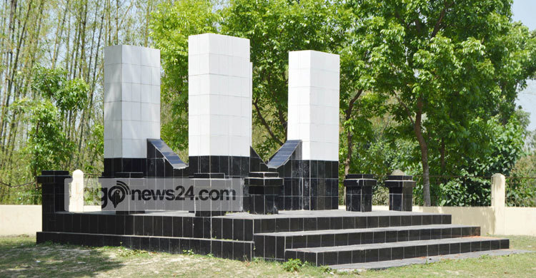 বেদখল হয়ে যাচ্ছে ঠাকুরগাঁওয়ের গণকবরগুলো