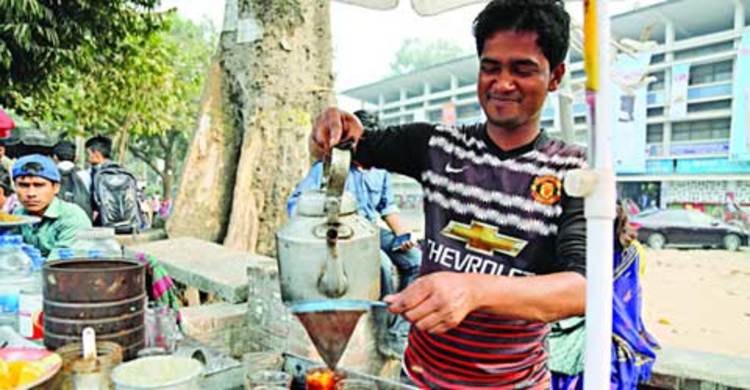 ঢাবিতে ভাসমান দোকান বন্ধের নির্দেশ