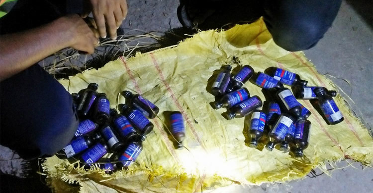 সিরাজগঞ্জে ৬০ বোতল ফেনসিডিল উদ্ধার