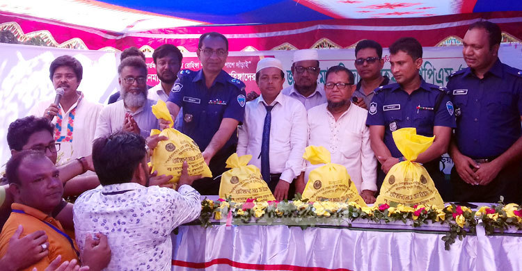 নিপীড়িত রোহিঙ্গাদের পাশে ‘বন্ধু তোমাকে চাই’