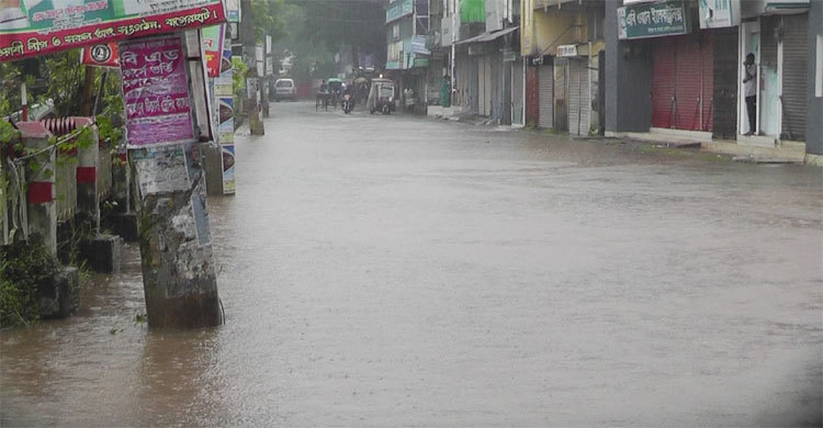 বৃষ্টিতে বাগেরহাট শহরসহ নিম্নাঞ্চল প্লাবিত