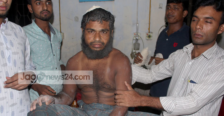 নির্মাণাধীন ভবনের ছাদ ধসে রাজমিস্ত্রি নিহত