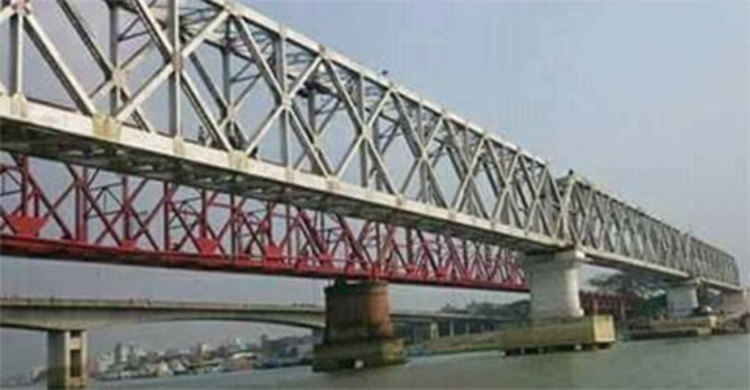 ভৈরবে রেলওয়ে সেতুতে পরীক্ষামূলক কন্টেইনার ট্রেন চলাচল