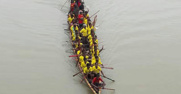 ছোট যমুনায় নৌকা বাইচ