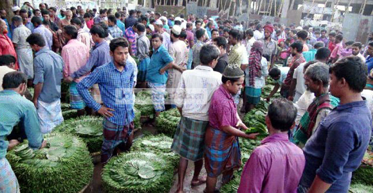 ৬০ বছরের ঐতিহ্য ‘রাতের পান বাজার’