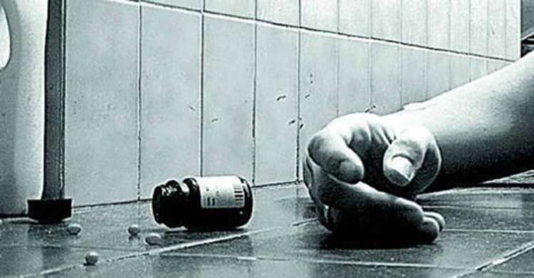 ঋণ কেড়ে নিল কলেজছাত্রের প্রাণ