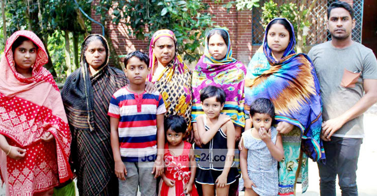 তিন মাস ধরে ‘এক ঘরে’ দুই পরিবার