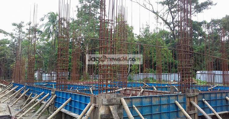 সোনাগাজীতে আশ্রয়ণ কেন্দ্রের কাজ বন্ধ করে দিল এলাকাবাসী