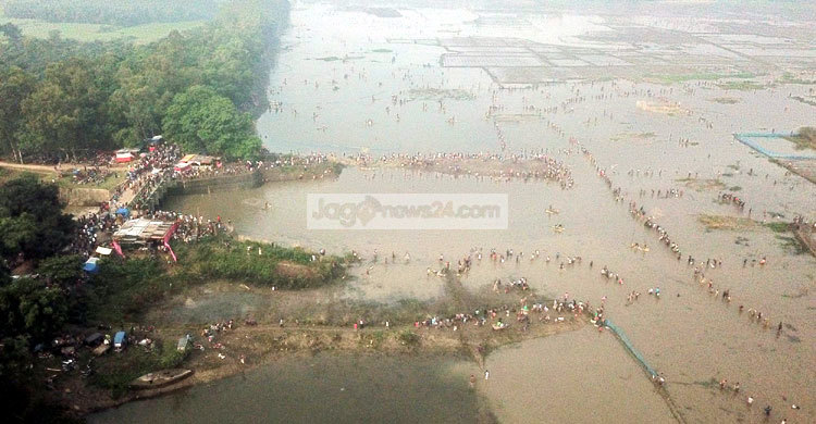 বুড়ির বাঁধে মাছ উৎসব