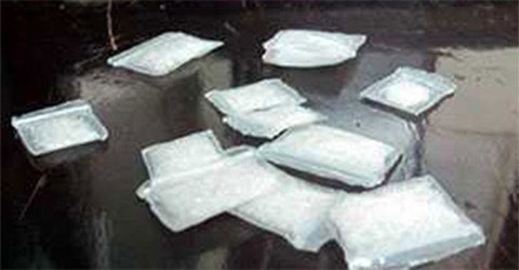 কোচের সিটের নিচে কোটি টাকার হেরোইন