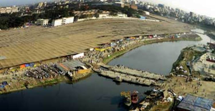 তুরাগ তীরে মুসল্লিদের ঢল