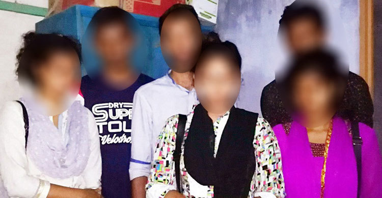 লঞ্চে আপত্তিকর অবস্থায় ৬ তরুণ-তরুণী ধরা