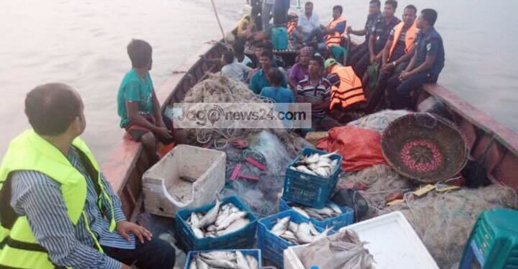 মুন্সীগঞ্জে ১১ জেলেকে জরিমানা, জাল জব্দ