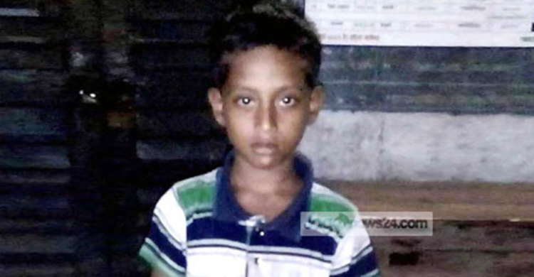 বাবা-মাকে খুঁজছে ভিক্ষুকের আশ্রয়ে থাকা শিশু আব্দুল্লাহ