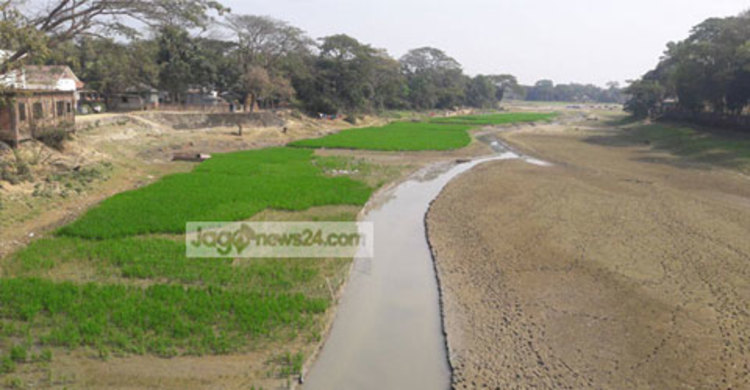৫৭টি নদীর বুকে জেগে উঠেছে বালুর চর