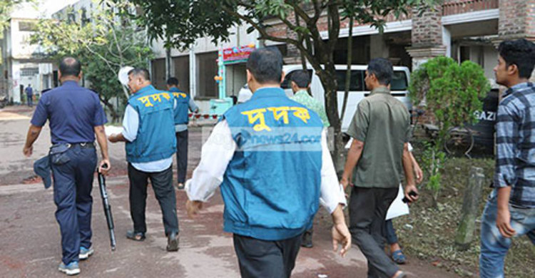 সোনালী ব্যাংকের ৫ কর্মকর্তা আটক