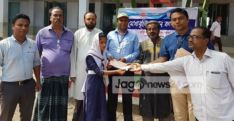 শায়েস্তাগঞ্জে শিক্ষার্থীদের বৃত্তি প্রদান