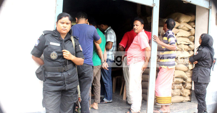 সিরাজগঞ্জে ১৭শ বস্তাভর্তি ভিজিডি চাল উদ্ধার