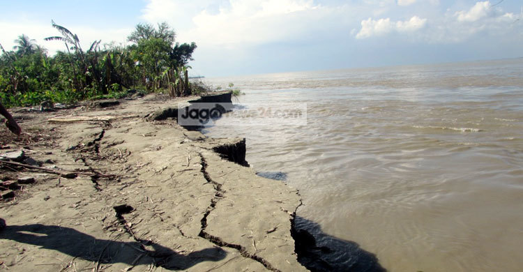 পদ্মার পেটে দুই বছরে শরীয়তপুরের ১২ স্কুল