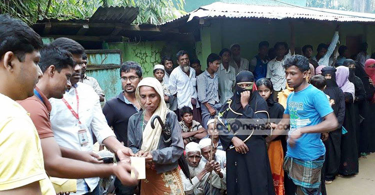 ফেসবুকে সংগ্রহ করা অর্থ পেল ৫০২ রোহিঙ্গা পরিবার
