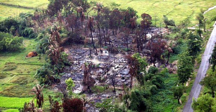 Myanmar ministers deliver aid to trapped Rohingya village